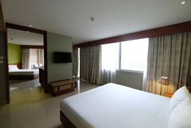 Long Beach Cha Am Resort