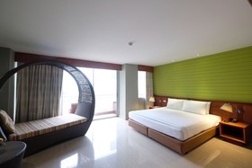 Long Beach Cha Am Resort