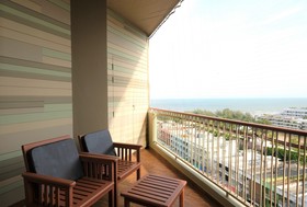 Long Beach Cha Am Resort