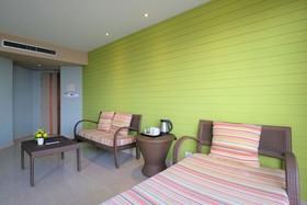 Long Beach Cha Am Resort