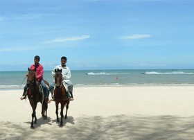 Long Beach Cha Am Resort