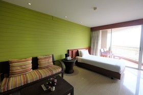 Long Beach Cha Am Resort