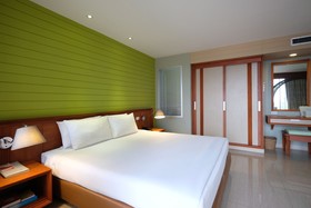Long Beach Cha Am Resort