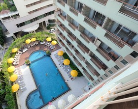 Long Beach Cha Am Resort