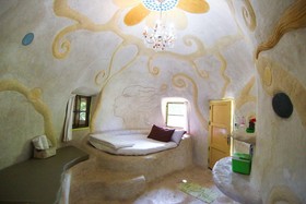 Naidee Sculptured Huts @ Vic Hua Hin