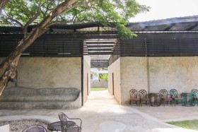 Naidee Sculptured Huts @ Vic Hua Hin