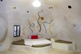 Naidee Sculptured Huts @ Vic Hua Hin