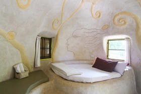 Naidee Sculptured Huts @ Vic Hua Hin