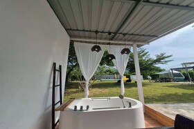 NaNine Glamping
