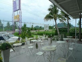 Phet Cha-am Plaza & Resort