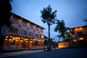 Srisawat Resort Chaam
