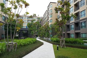 Rain Cha Am - Hua Hin by J&P