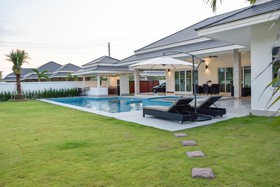 Tulip House Pool Villa Hua Hin