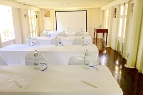 Baan Bayan Beachfront Hotel
