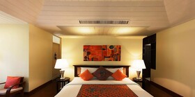 Baan Bayan Beachfront Hotel