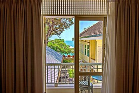 Baan Bayan Beachfront Hotel