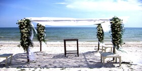 Baan Bayan Beachfront Hotel
