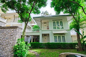Baan Bayan Beachfront Hotel