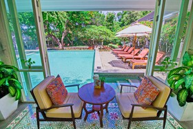 Baan Bayan Beachfront Hotel