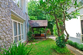 Baan Bayan Beachfront Hotel