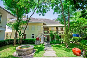 Baan Bayan Beachfront Hotel