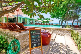 Baan Bayan Beachfront Hotel