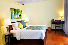 Baan Bayan Beachfront Hotel