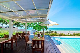 Baan Bayan Beachfront Hotel