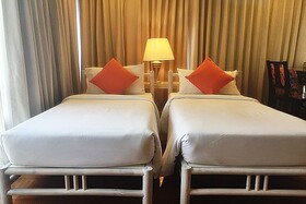 Baan Bayan Beachfront Hotel