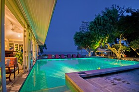 Baan Bayan Beachfront Hotel