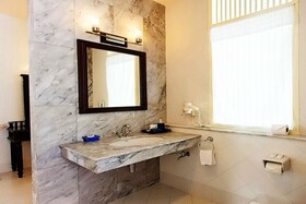 Baan Bayan Beachfront Hotel
