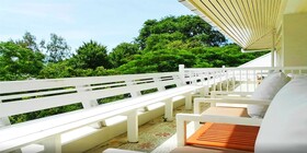 Baan Bayan Beachfront Hotel