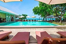 Baan Bayan Beachfront Hotel