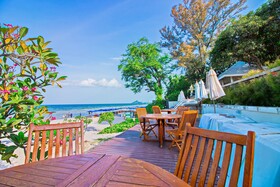Baan Bayan Beachfront Hotel