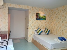 Baan Lom Talay