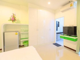 Baan Nam Poon Resort
