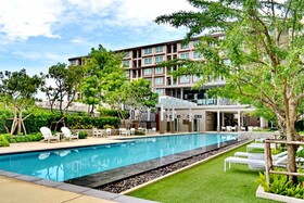 Baan Peang Ploen by Montri