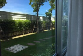 Baan Peang Ploen by Montri