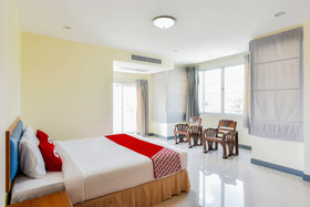 Baan Poemsuk by OYO Rooms