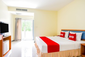 Baan Poemsuk by OYO Rooms