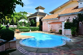 Baan Rajdamnern Hua Hin