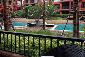 Bluroc Huahin Condo By Pat