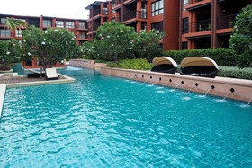 Bluroc Huahin Condo By Pat