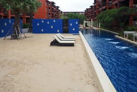 Bluroc Huahin Condo By Pat