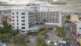City Beach Resort