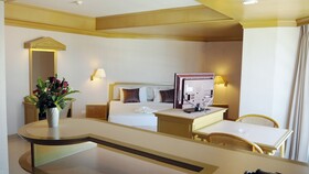 City Beach Resort