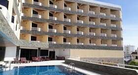 City Beach Resort