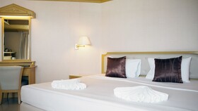 City Beach Resort