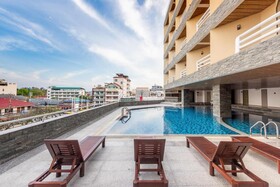 City Beach Resort