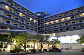City Beach Resort